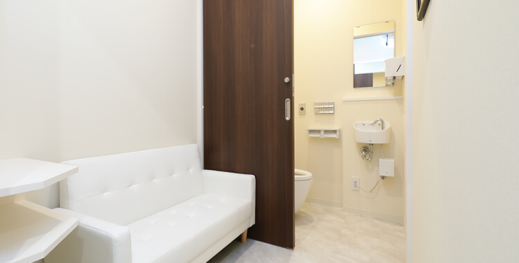 院内下剤用のトイレ付個室を7ブース完備